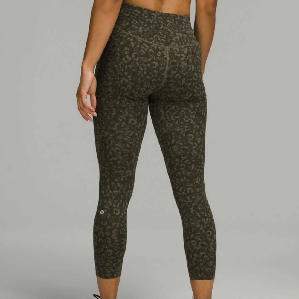 LuluLemon Base Pace High-Rise Tight Soft Leggings Green/Olive Multi Camo Size 12